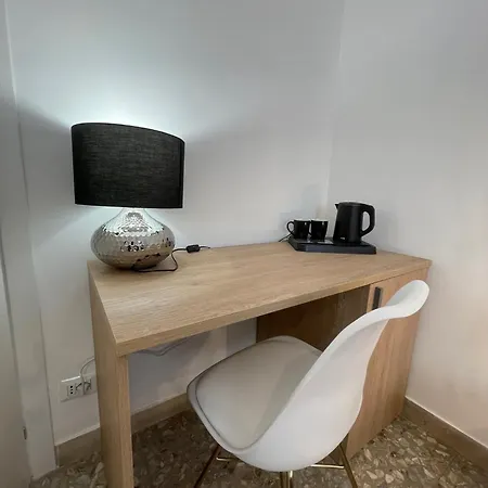 Corso Italia 72 בית הארחה *