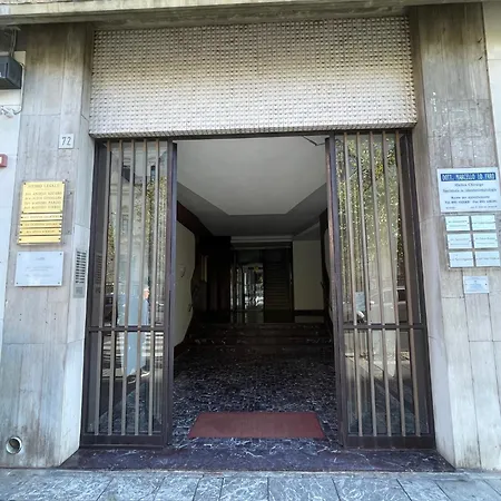 Corso Italia 72 בית הארחה קטאניה